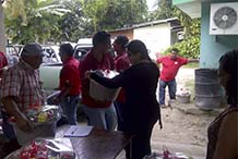 Entrega de canastas navideñas