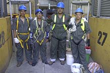 Equipo de instalacion de sistema de recirculacion de 
                                            Fosfuro de Aluminio en Silo